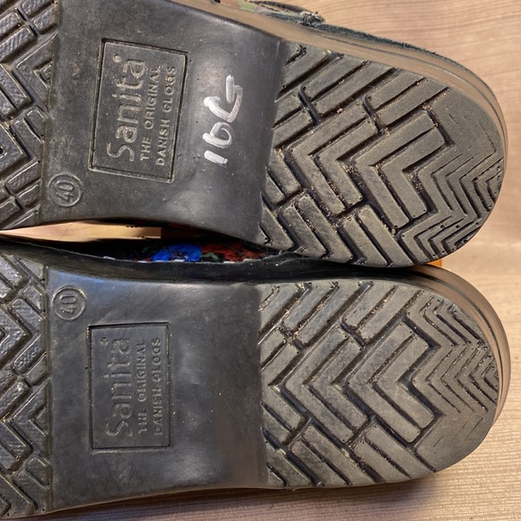 Sanita flower motif clogs in GUC - Picture 10 of 16